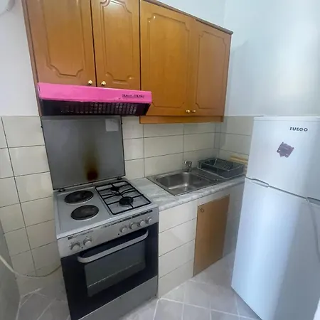 Vladmir Sela Aparthotel