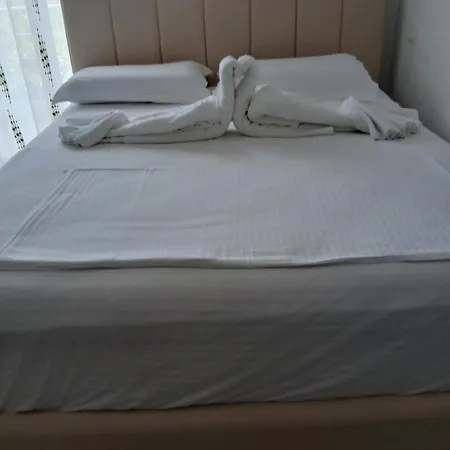 Vladmir Sela Apart Otel Ksamil